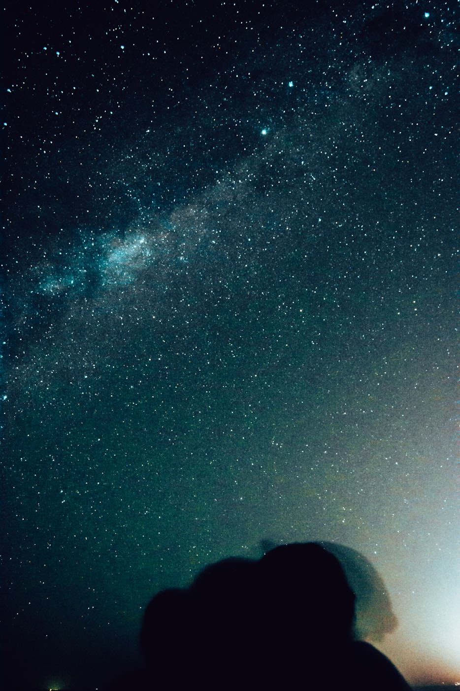 夜晚天空中我们看到的星星都是什么〃我们在夜晚看到的星星是什么
