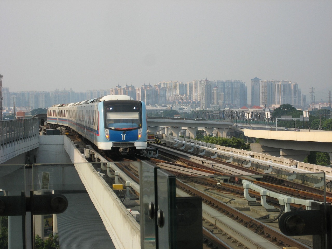 广西哪些城市有到成都的火车.广西到成都有多少公里